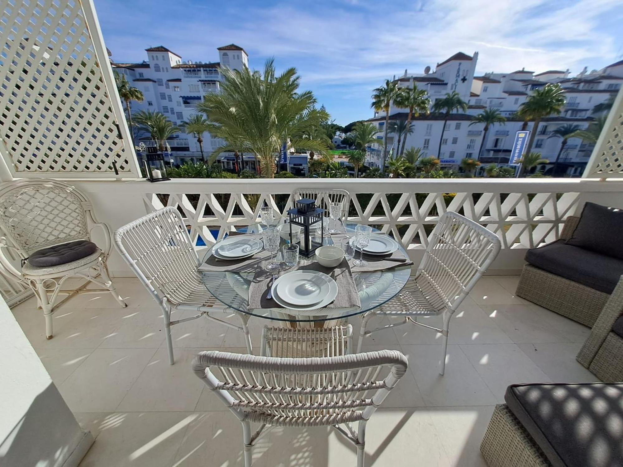 Luminous Apartment In Playas Del Duque , Puerto Banus By Holidays & Home Marbella Eksteriør bilde